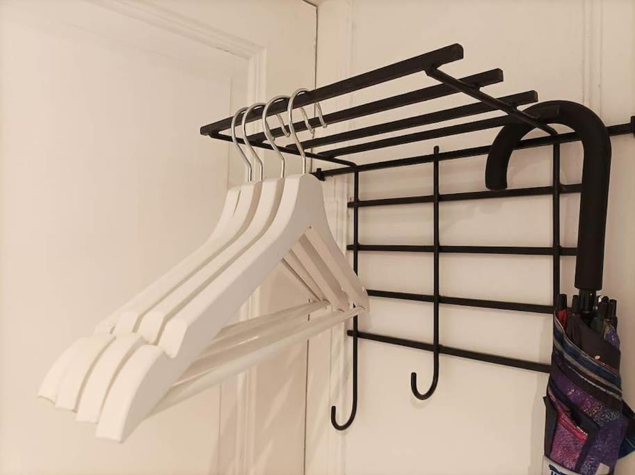 Loft Bed With Free Parking, 2 Bikes! Self Check In, Wi-fi, Ac Apartment *