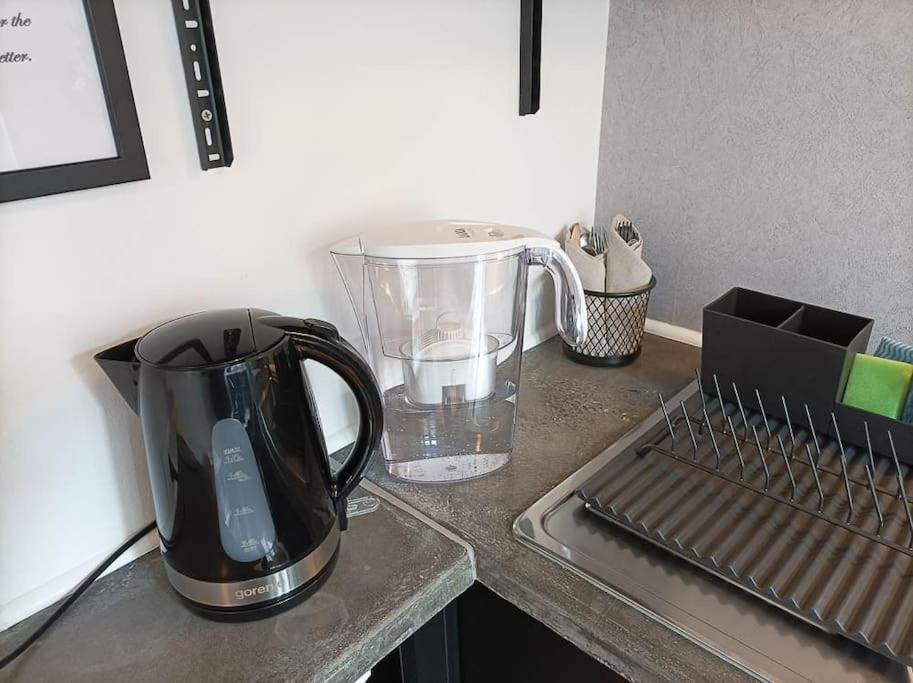 Apartment Loft Bed With Free Parking, 2 Bikes! Self Check In, Wi-fi, Ac Pula