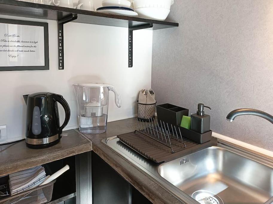 Apartment Loft Bed With Free Parking, 2 Bikes! Self Check In, Wi-fi, Ac