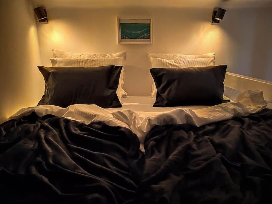 Apartment Loft Bed With Free Parking, 2 Bikes! Self Check In, Wi-fi, Ac Pula