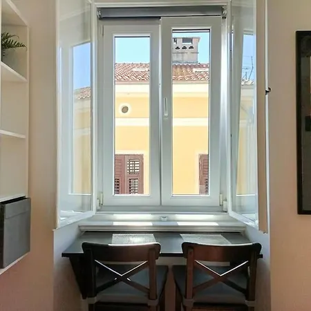 Loft Bed Studio With Free Parking, 2 Bikes! Self Check In, Wi-Fi, Ac Pula Exterior photo